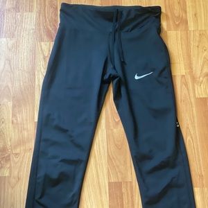 Nike Crops Black, white logo Like New